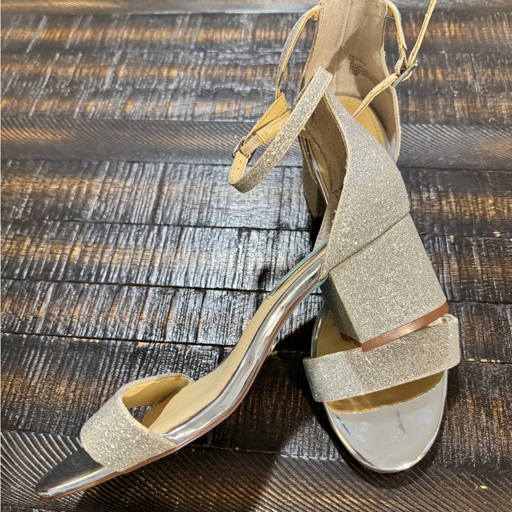 Y2K style Betsey Johnson silver glitter block heels size 7
